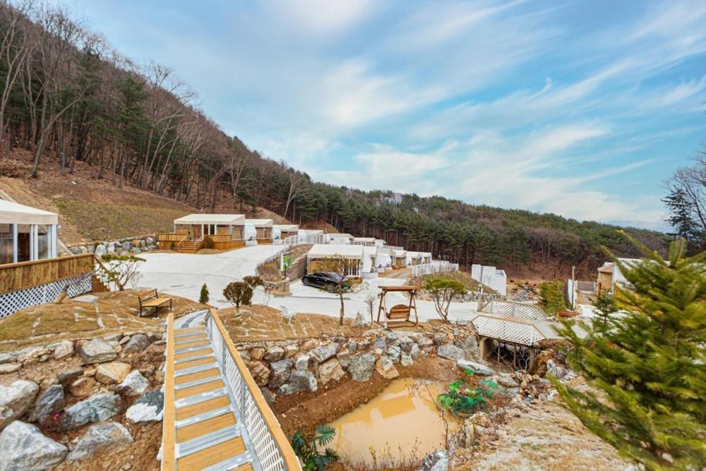 Chuncheon Weolsongli Camp Ξενοδοχείο Δωμάτιο φωτογραφία